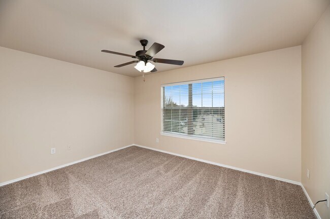 Building Photo - Beautiful 3 Bedroom Townhome located in Lavon,Texas!