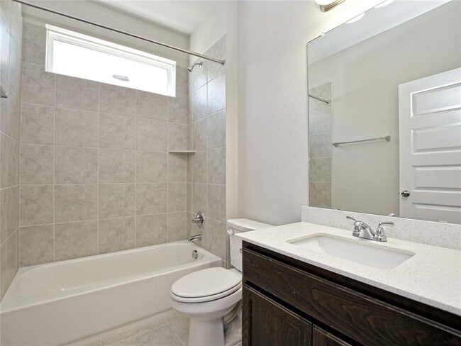 Building Photo - 164 Fabion St