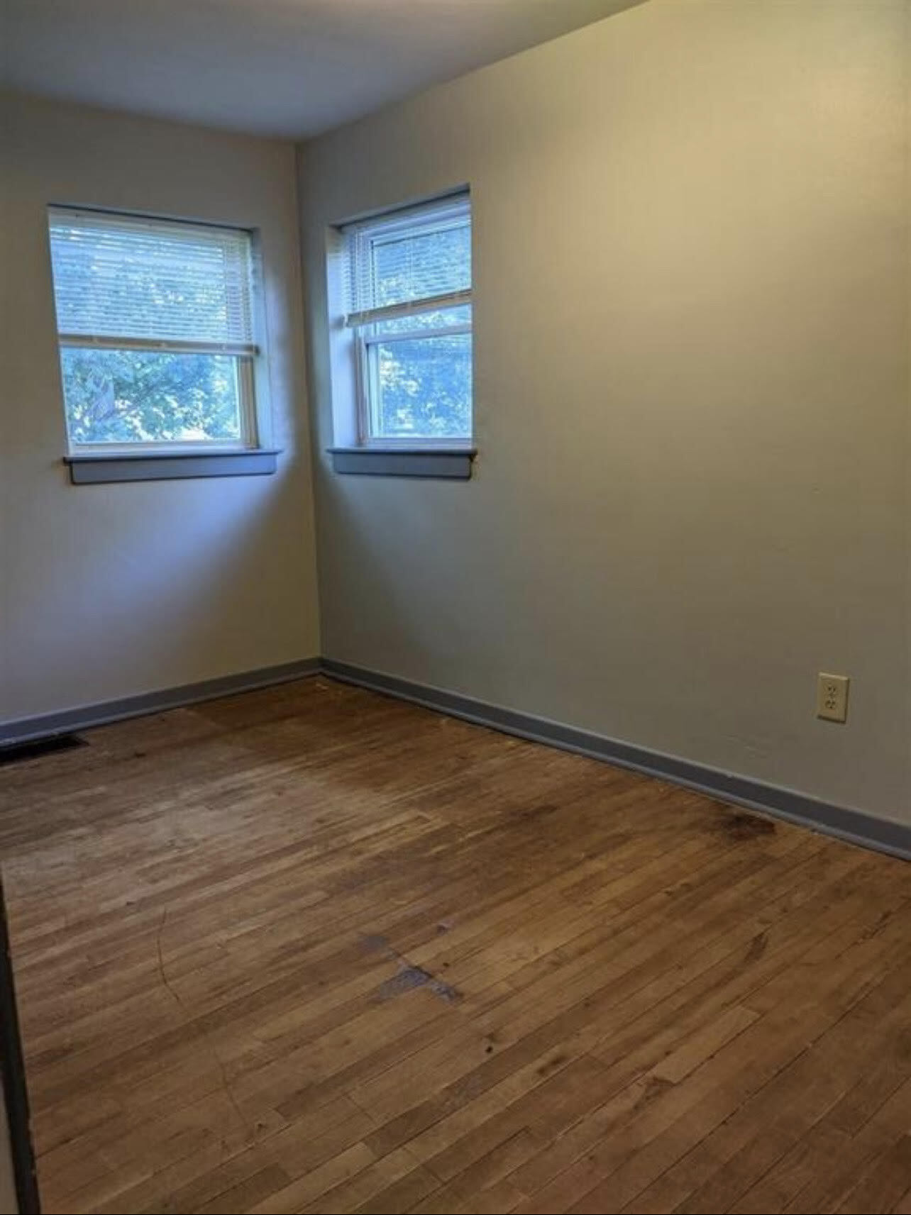 Bedroom - 519 Fitzhugh St