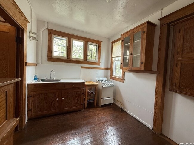 Building Photo - 111 Leigh St