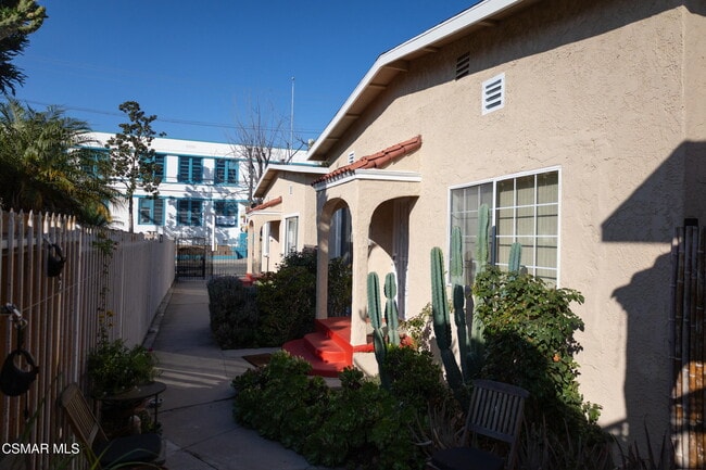 Building Photo - 1132 Mariposa Ave