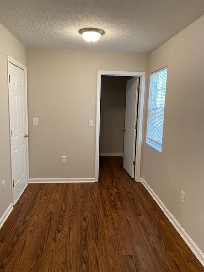 Building Photo - Cute Two Bedroom/1.5 Bath Close to Downtown Villa Rica