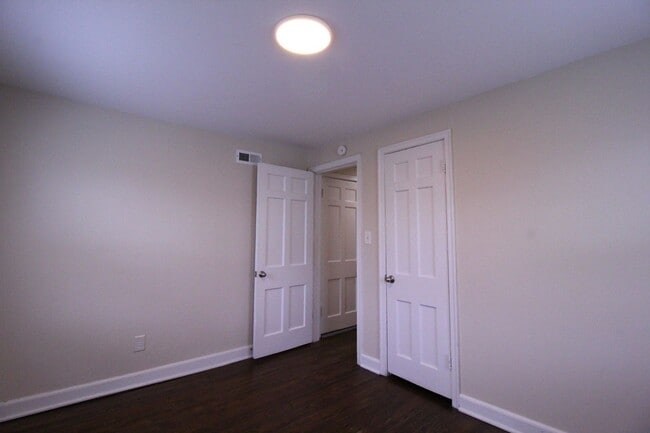 Building Photo - October FREE On This Fully Renovated 1 Bed...