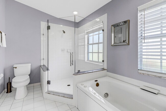 Building Photo - 7023 Mill Pond Cir