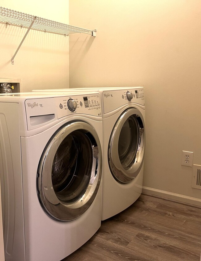 Building Photo - 44725 Ellery Ln