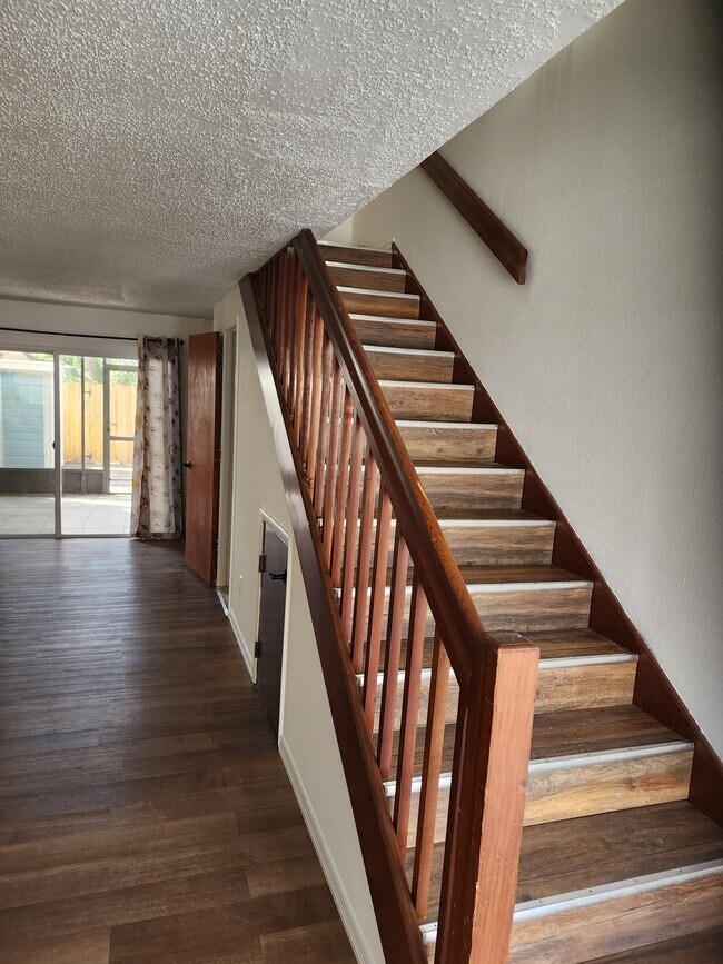 Building Photo - 2750 S Pines Dr