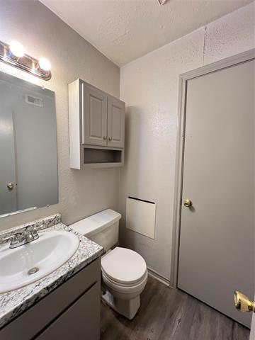 Building Photo - 1108 N Elm St