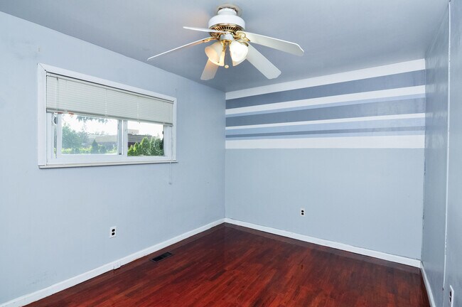 Building Photo - 8807 Tavistock Dr
