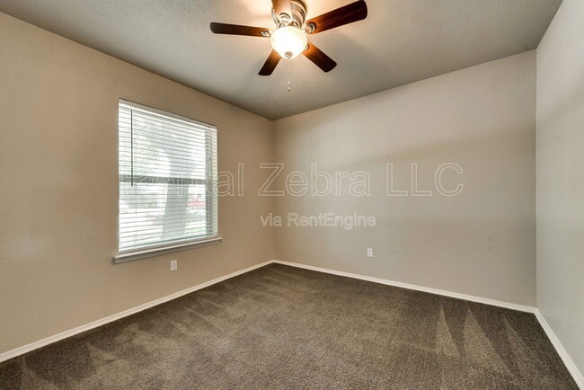 Building Photo - 7113 Edinburg Dr