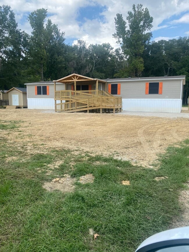 Building Photo - 35288 Curtis Dr
