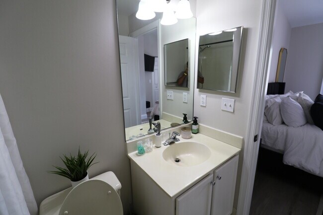 Building Photo - 6848 Brook Hollow Rd