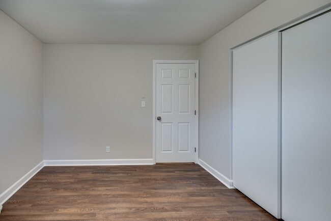Building Photo - 405 Figuers Dr