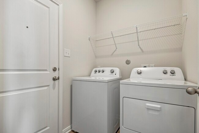 Building Photo - 420 Mystic Slopes Dr