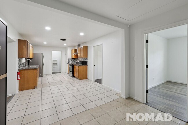 Building Photo - Spacious 4BR House in Duncanville