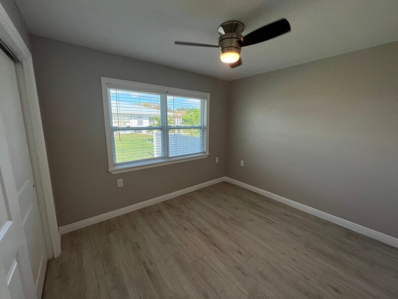 Building Photo - 1 Bed/1 Bath - Unit 7