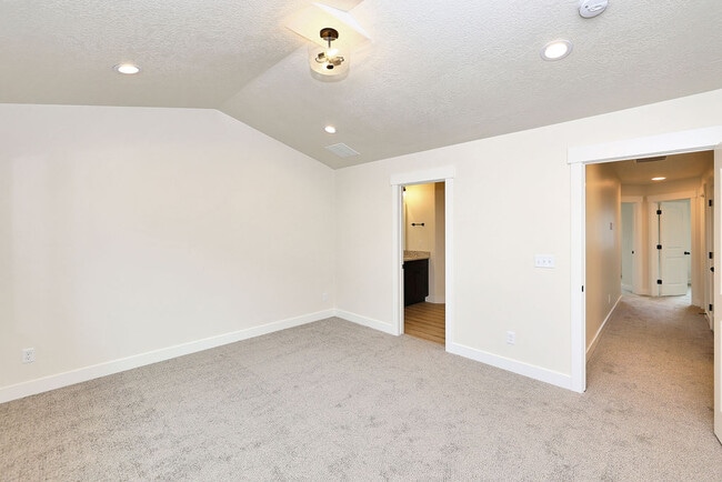 Building Photo - 1377 N Sage Dr