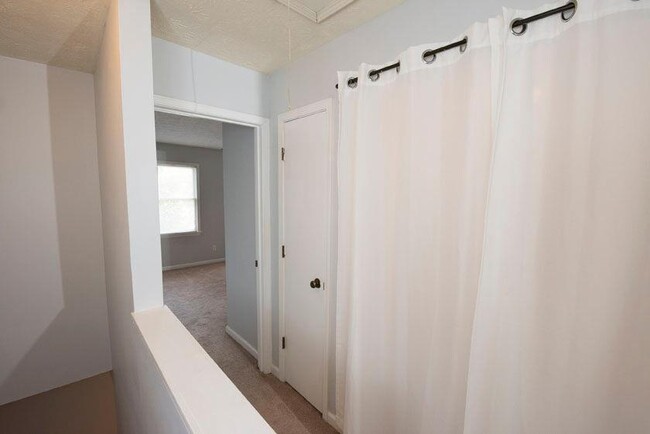 Building Photo - 542 Stratford Green