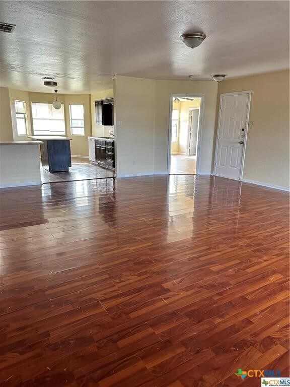 Building Photo - 4410 Mustang Dr