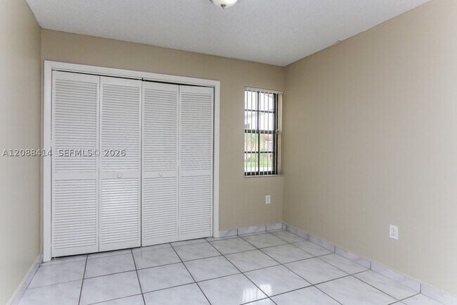 Building Photo - 4705 SW 143rd Ave