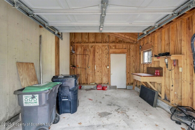 Building Photo - 300 Lake Rd