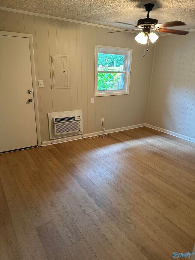 Building Photo - 1402 Rison Ave NE