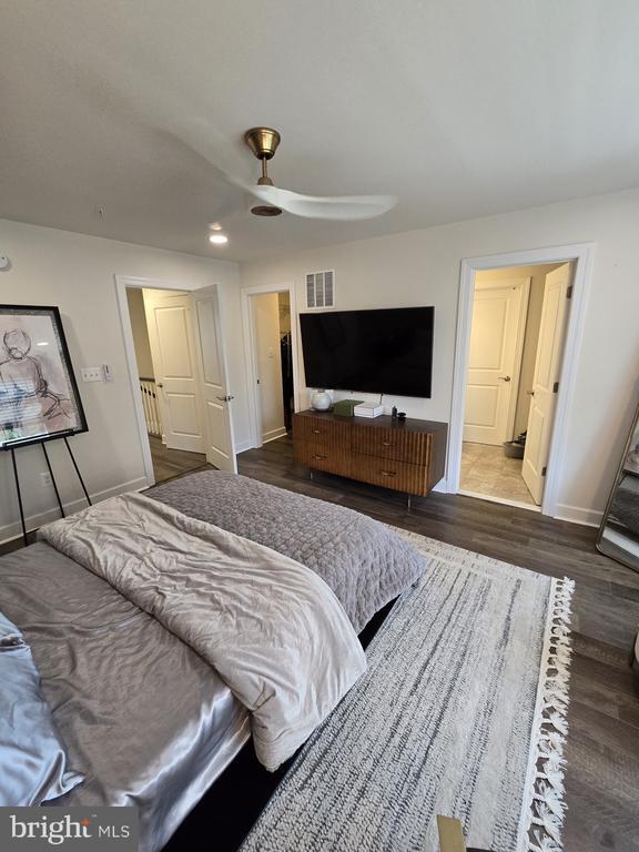 Building Photo - 2842 Golden Gate Ct