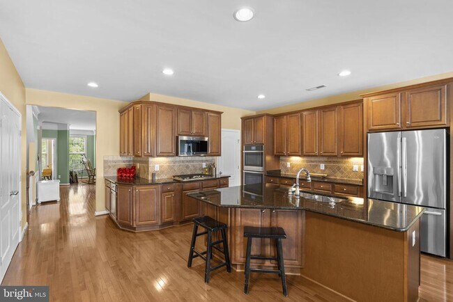 Building Photo - 43682 Chicacoon Creek Square