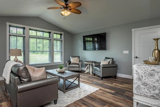 Building Photo - 103 Sand Piper
