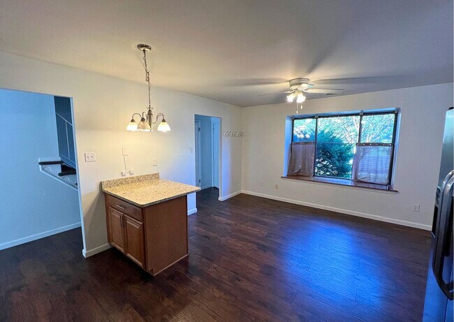 Building Photo - 102 Caernarvon Ct