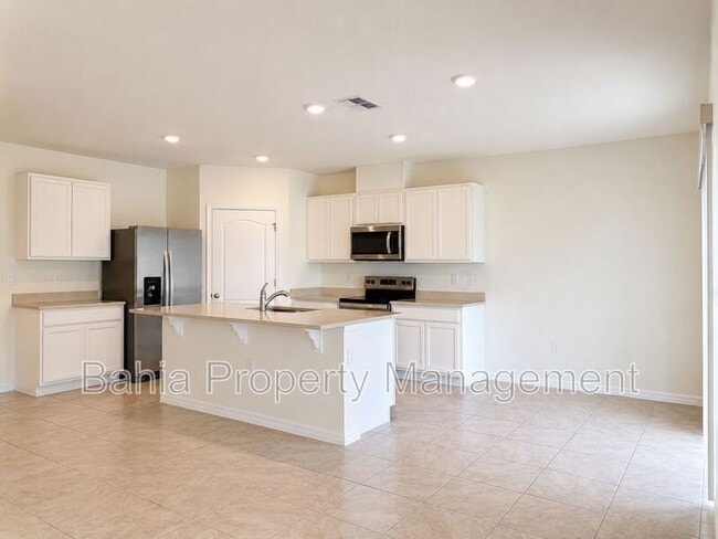 Building Photo - 869 Ambleside Dr