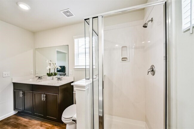 Building Photo - 11627 Braemar Village Dr