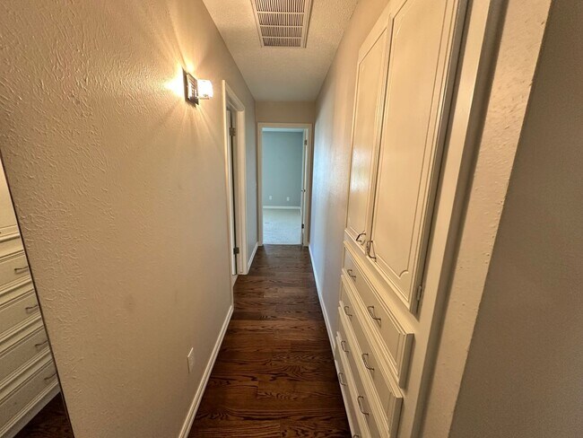 Building Photo - For Rent: Upgraded 3 Bed, 2.5 Bath Home in...