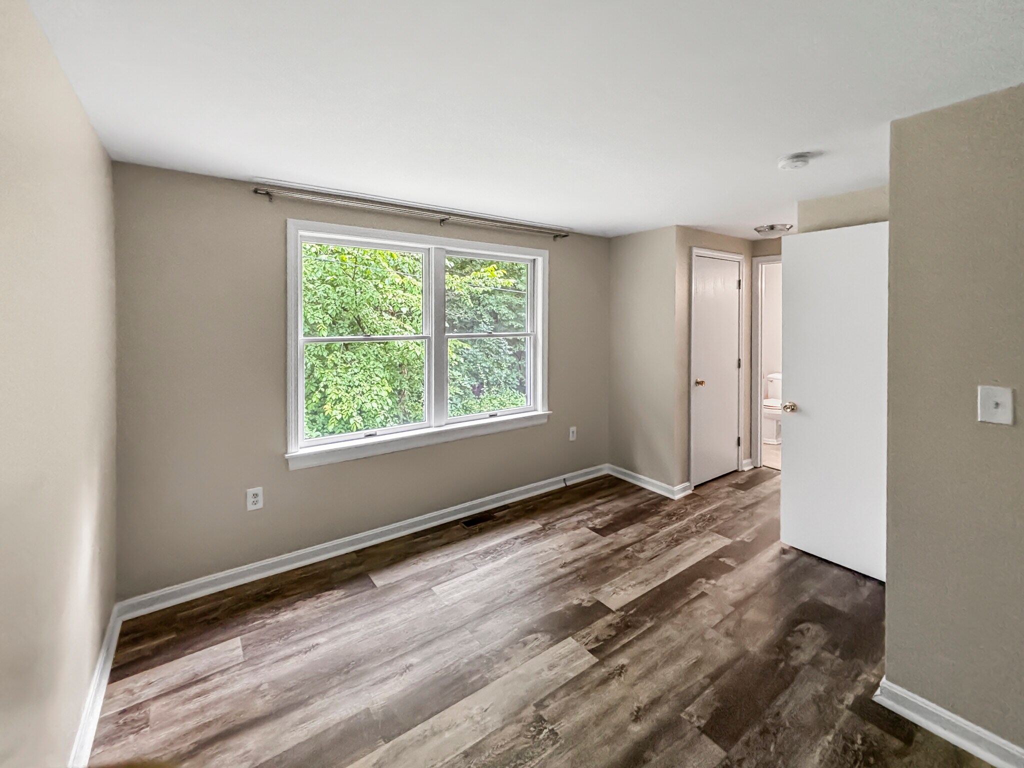 Building Photo - 129 Dracut Rd