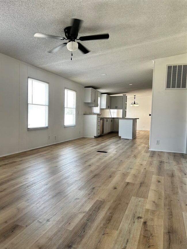 Building Photo - 219 Blinkin Ave