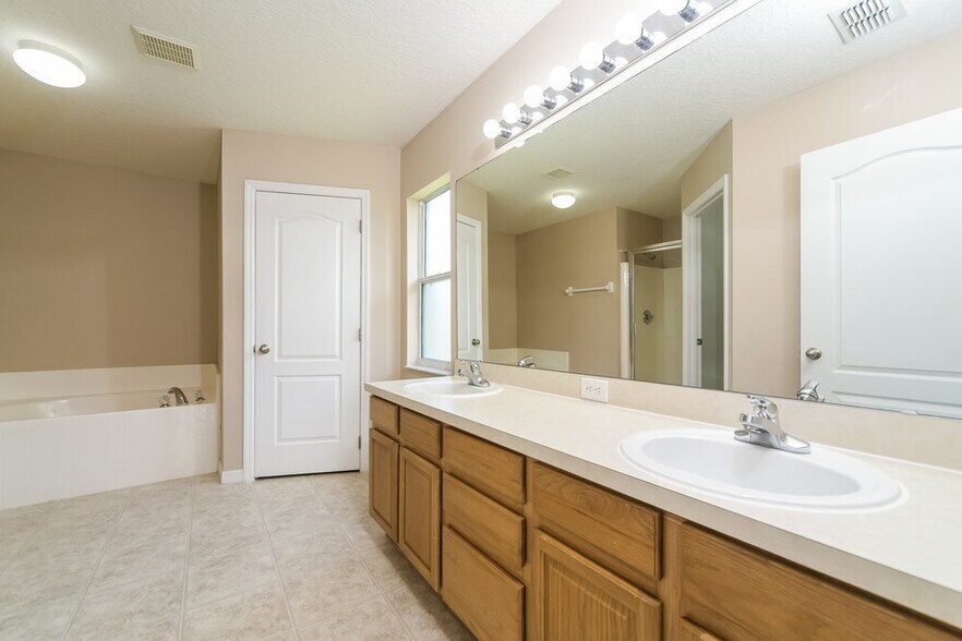 Building Photo - 2151 Antler Dr