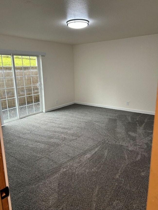 Building Photo - ScreenFirstStrike