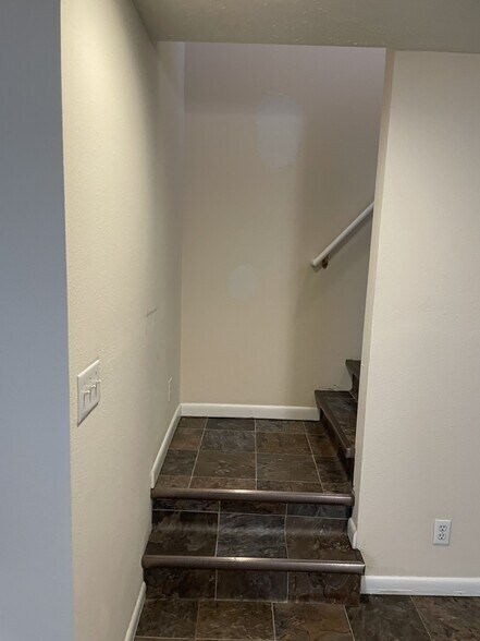 Building Photo - 310 Galvin Rd N