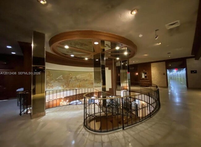 Building Photo - 6039 Collins Ave