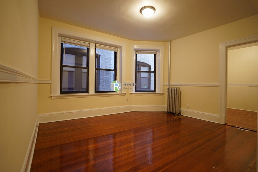Building Photo - 885 Massachusetts Ave