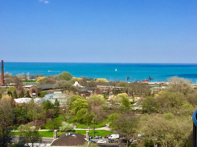 Building Photo - 2020 N Lincoln Park W