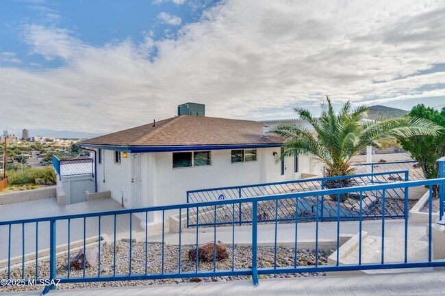 Building Photo - 40 N Bella Vista Dr