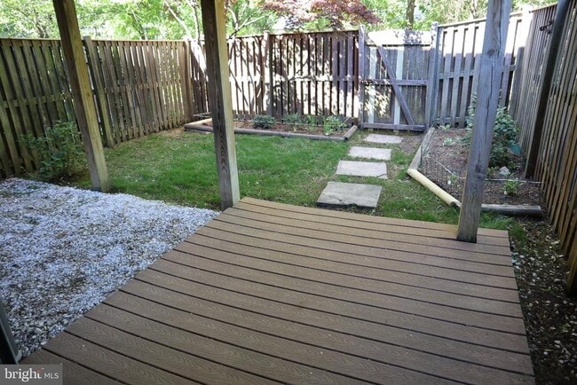 Building Photo - 10848 Douglas Ave