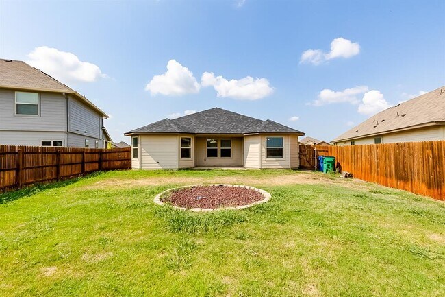 Building Photo - 107 Reagor Dr