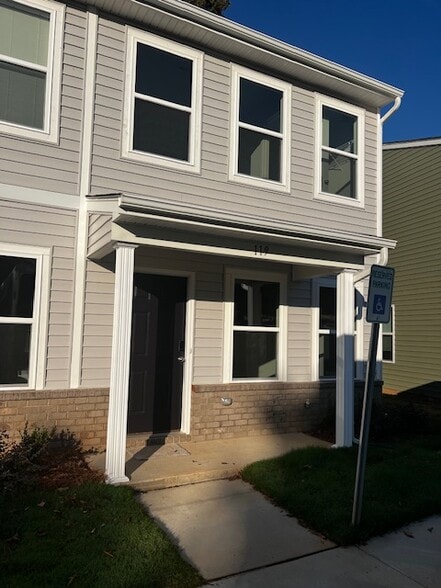 Building Photo - 119 Villa Ln