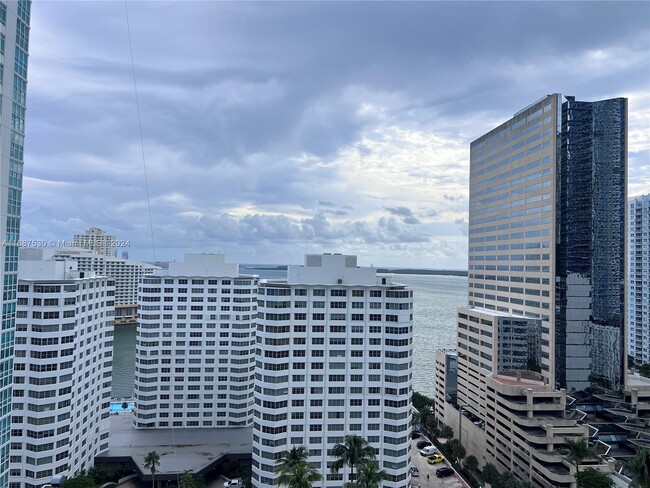 Building Photo - 951 Brickell Ave