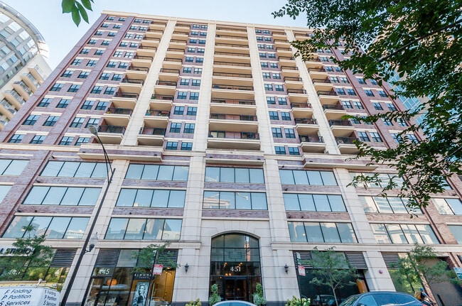 Building Photo - 451 W Huron St