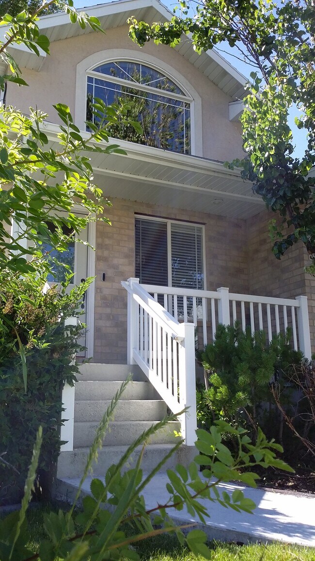 Building Photo - 88 River Pointe Dr