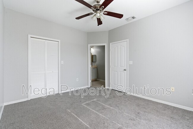 Building Photo - 5507 Legacy Crescent Pl