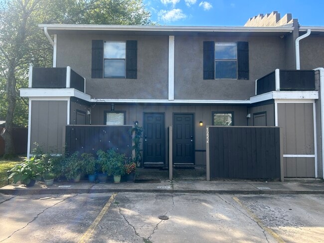 Building Photo - 1232 Apple Glen St