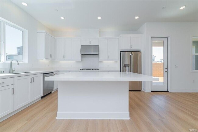 Building Photo - 101 Trask
